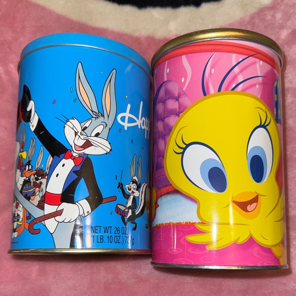 Vintage Looney Tunes Tin Set